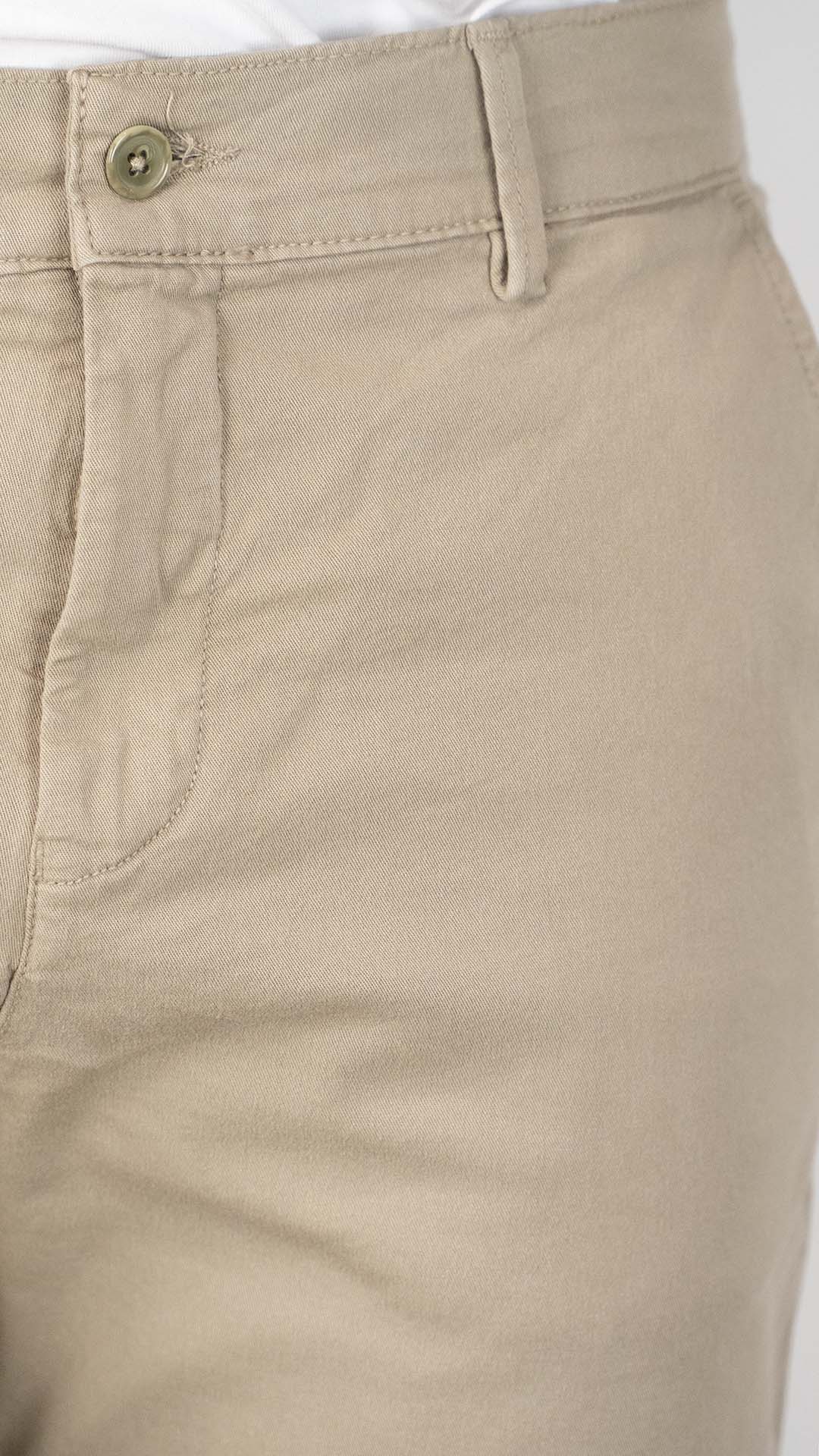 Calça de sarja bege