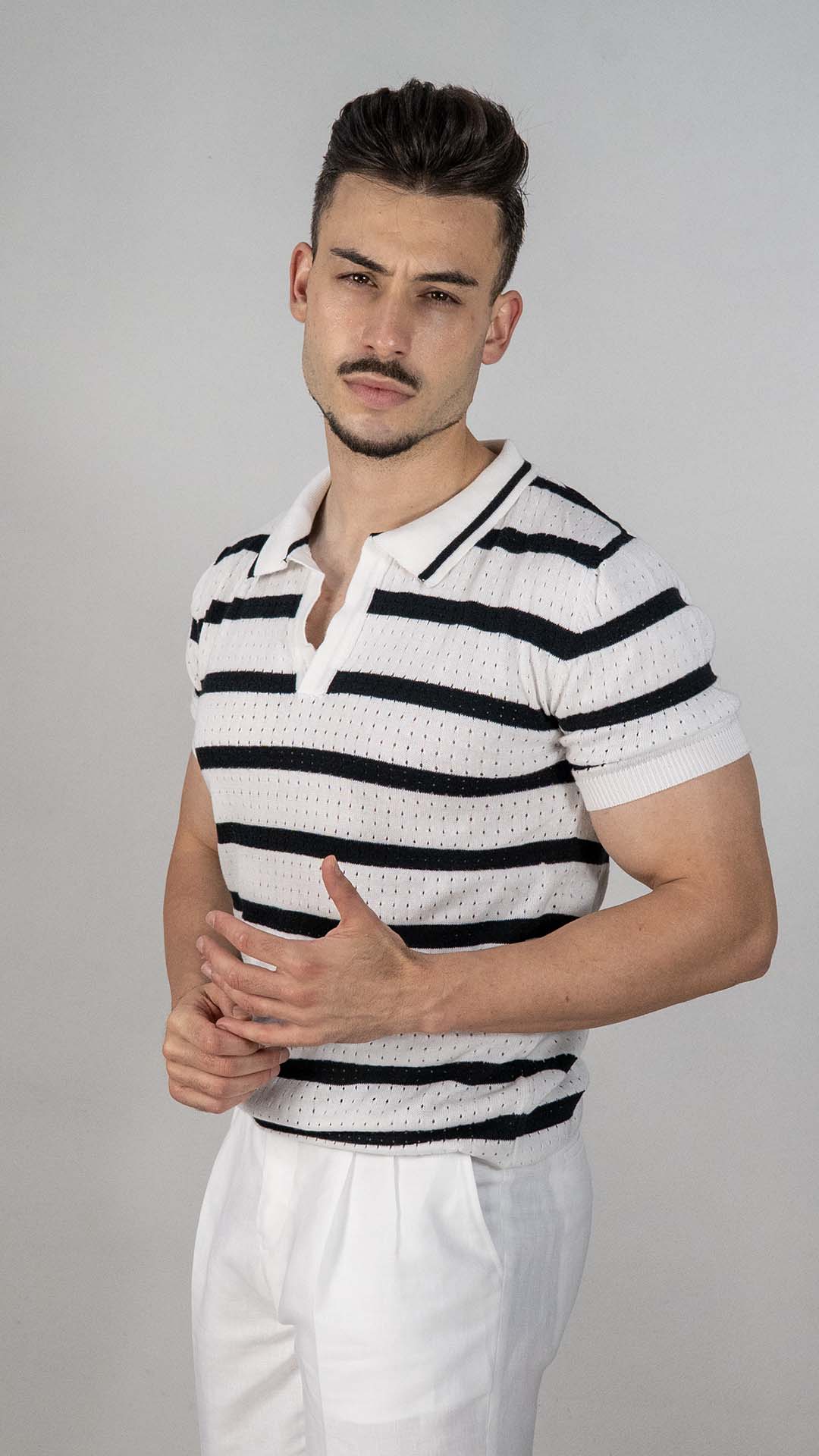 Polo Branco Com Riscas Preto