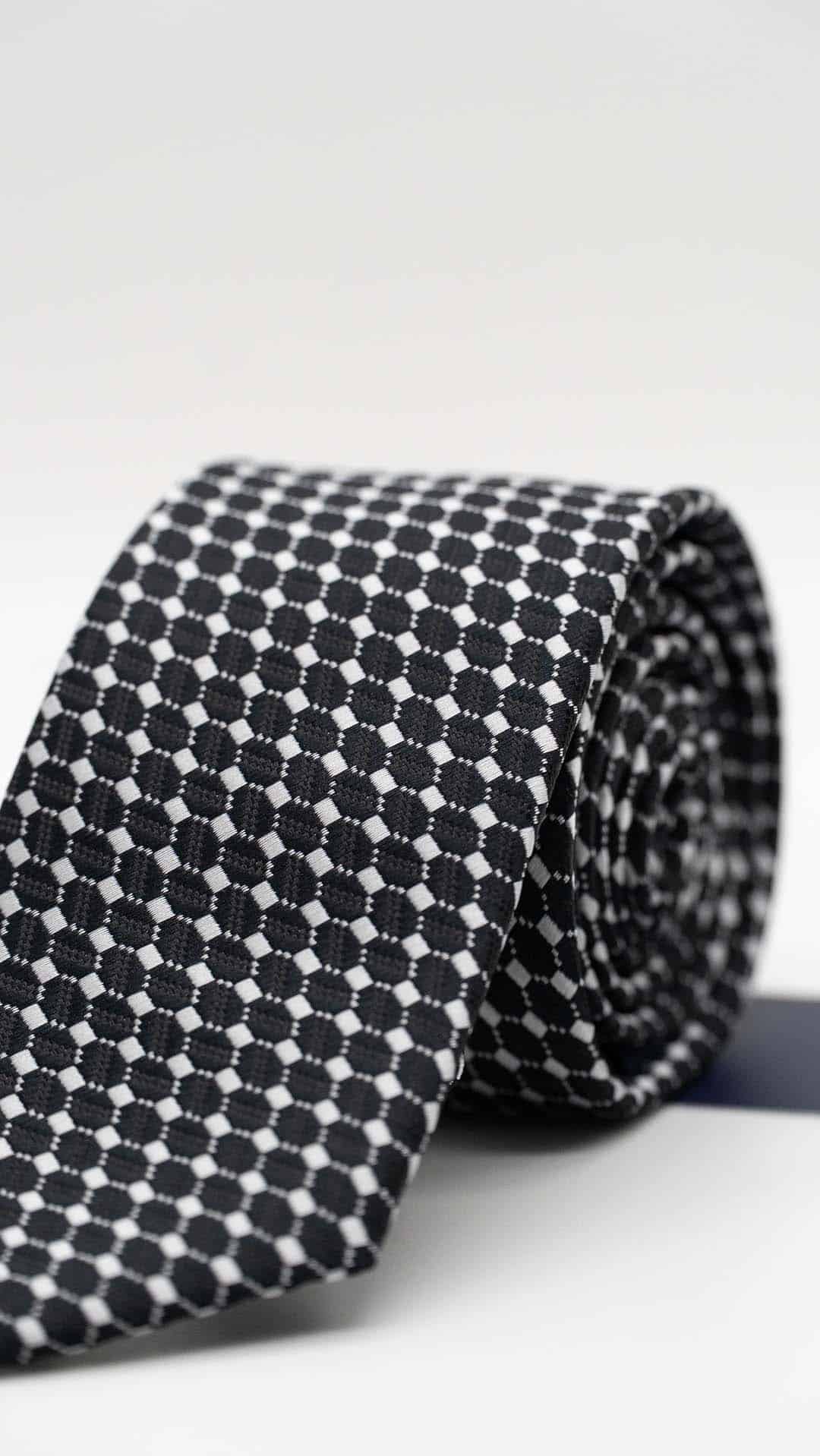 Gravata Skinny com Padrão Preto e Branco