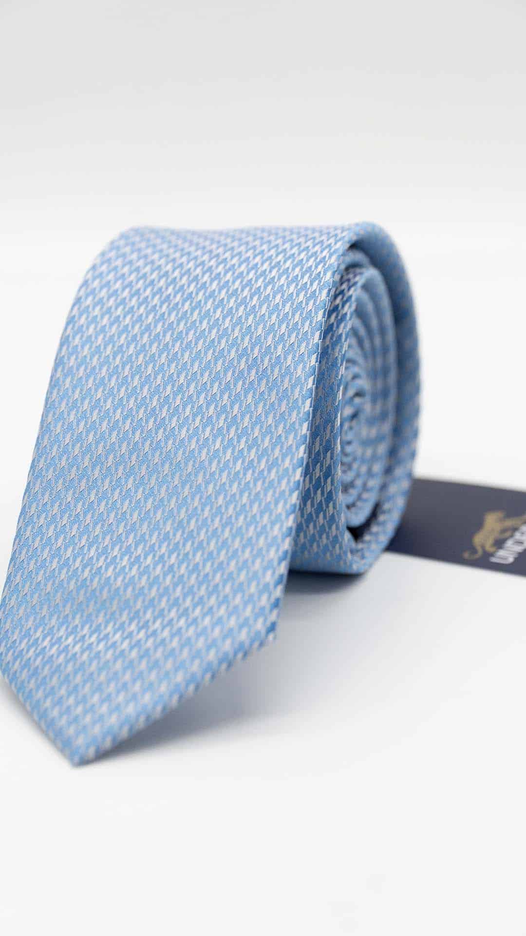 Gravata Skinny Azul Claro com Padrão