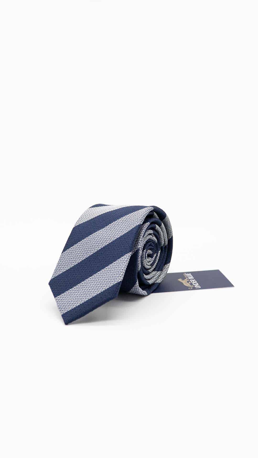Gravata Skinny com Riscas Azul Marinho