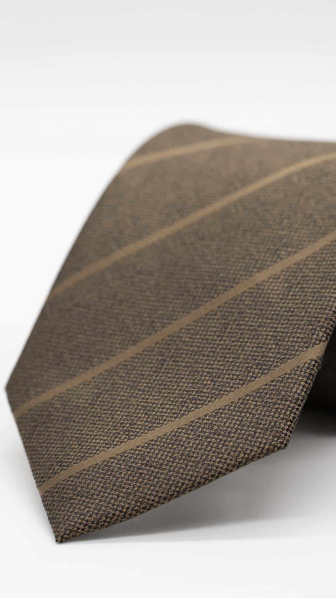 Gravata Regular Castanha com Riscas