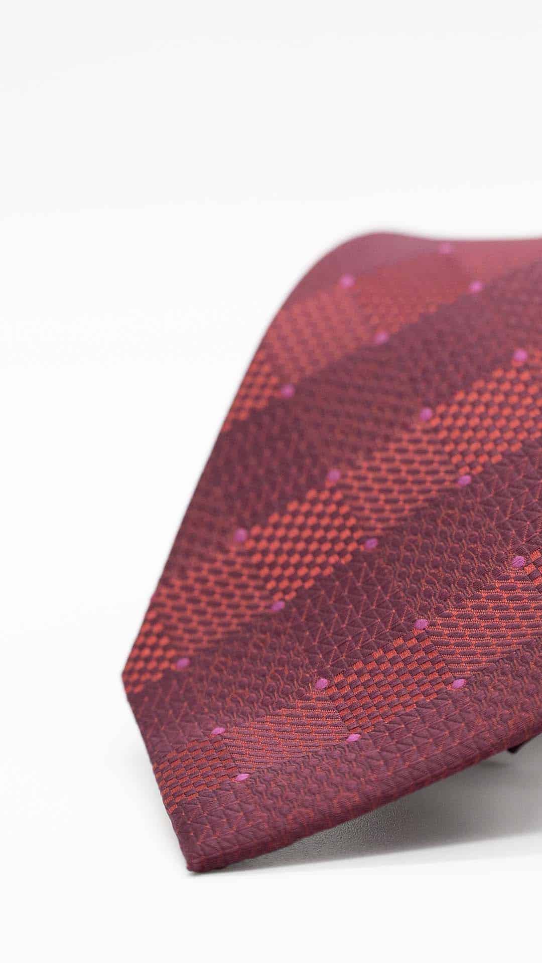 Gravata Regular Vermelha com Pintas Rosa