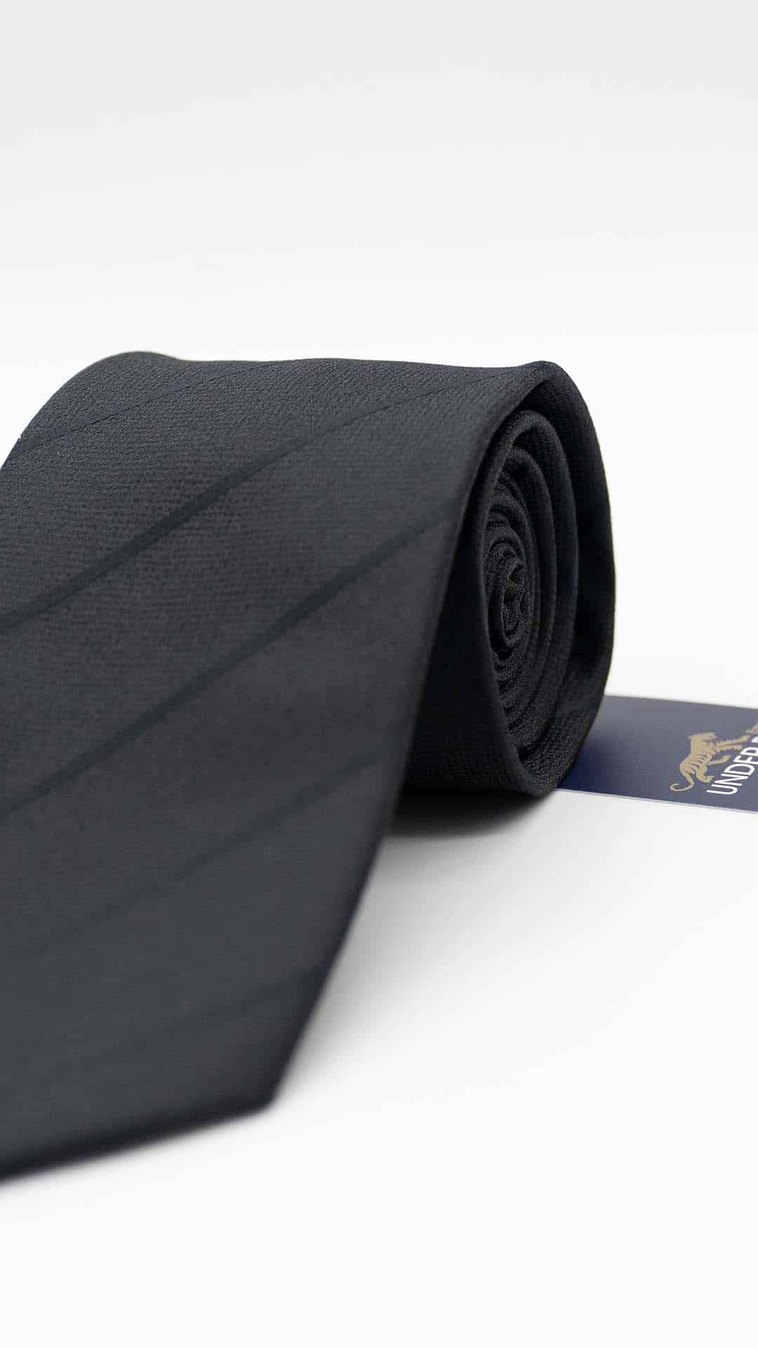 Gravata Regular Preto com Riscas