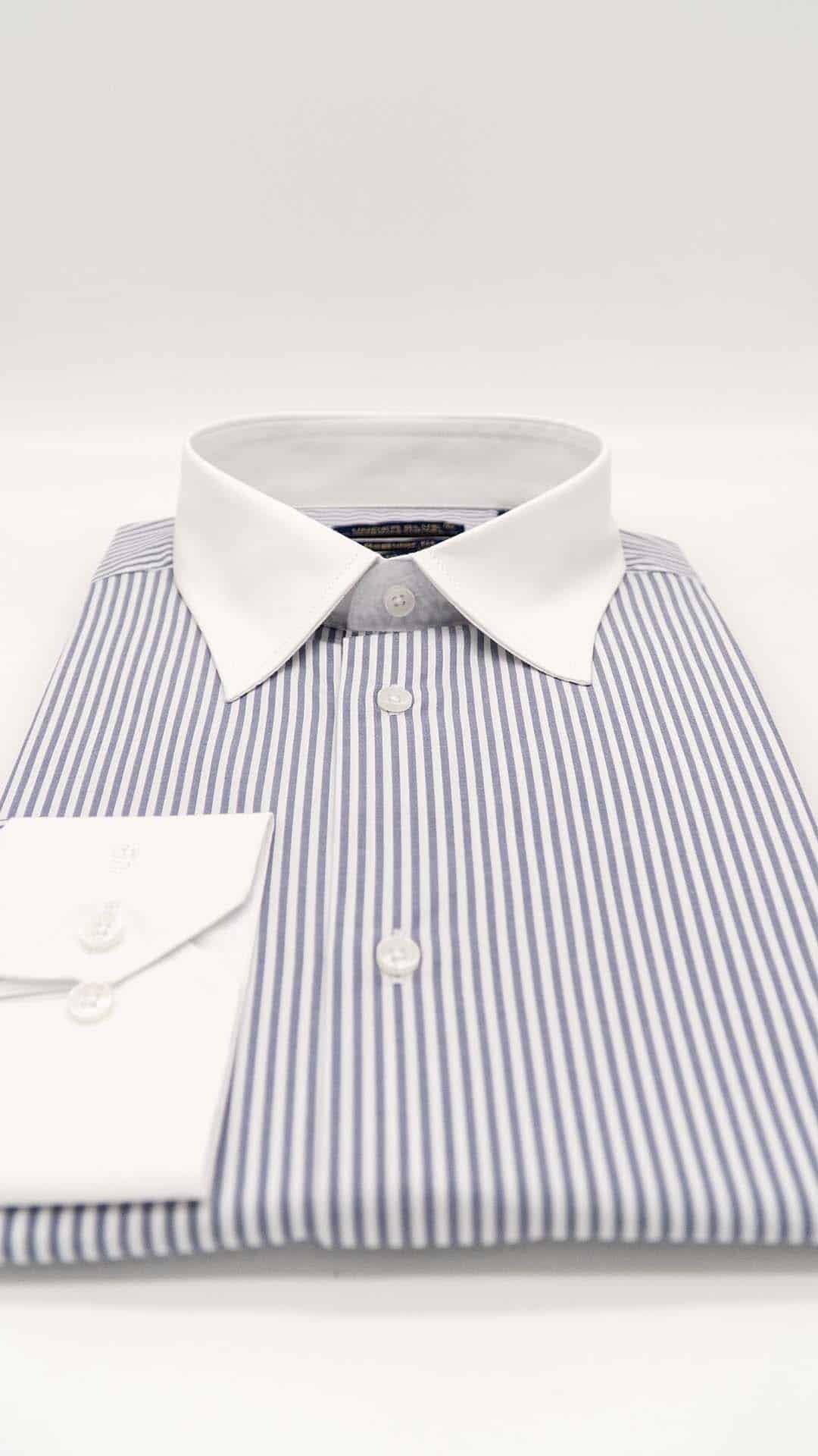 Camisa Regular Clássica Branca com Riscas Cinzenta