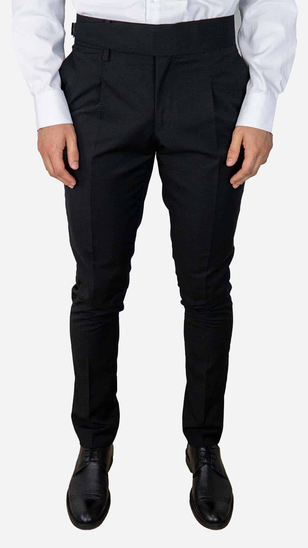 Calça de fato preta com fivela