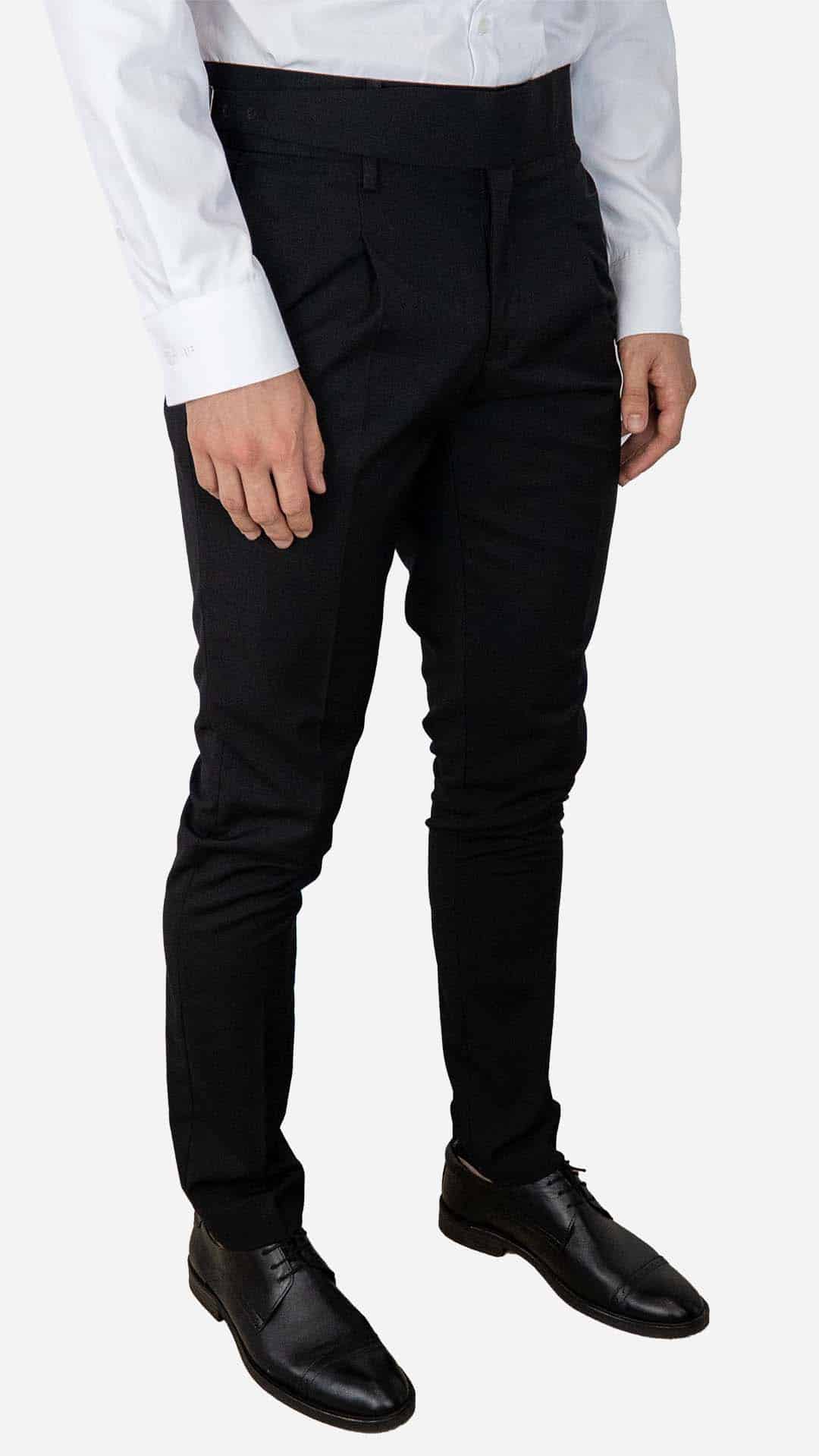 Calça de fato preta com fivela