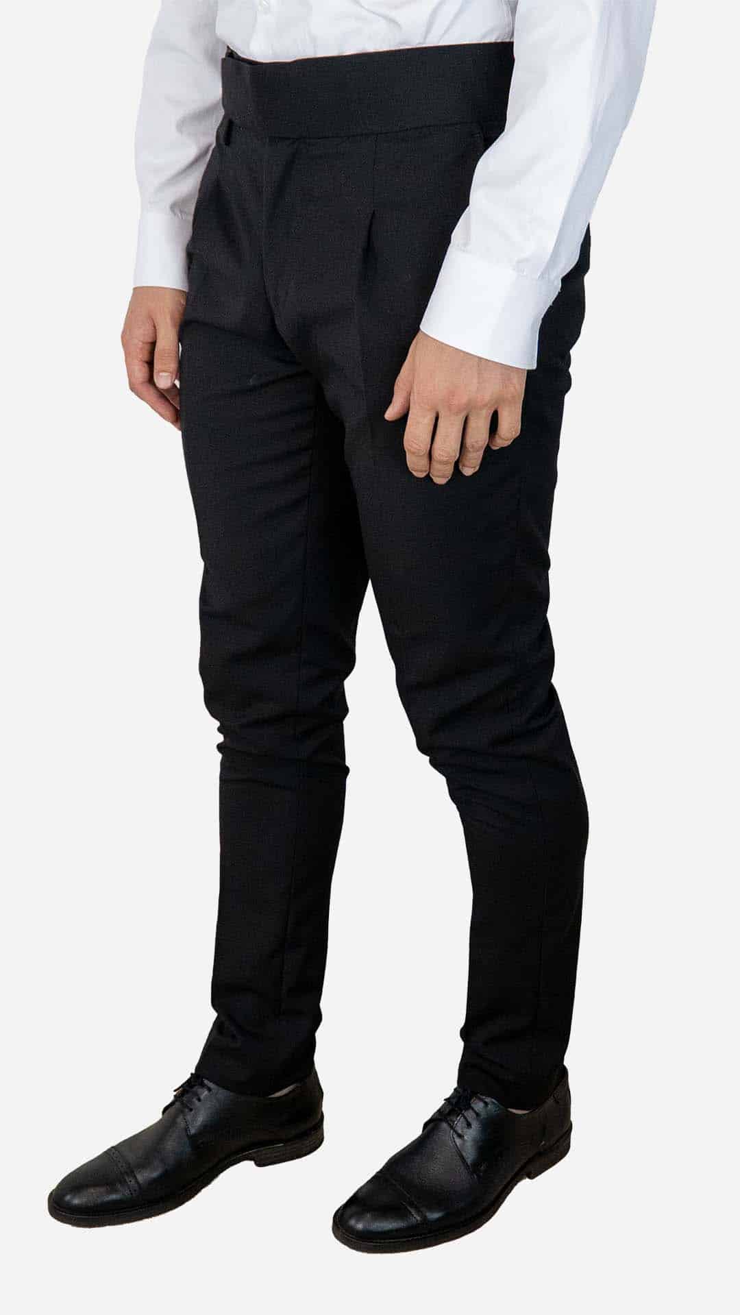 Calça de fato preta com fivela
