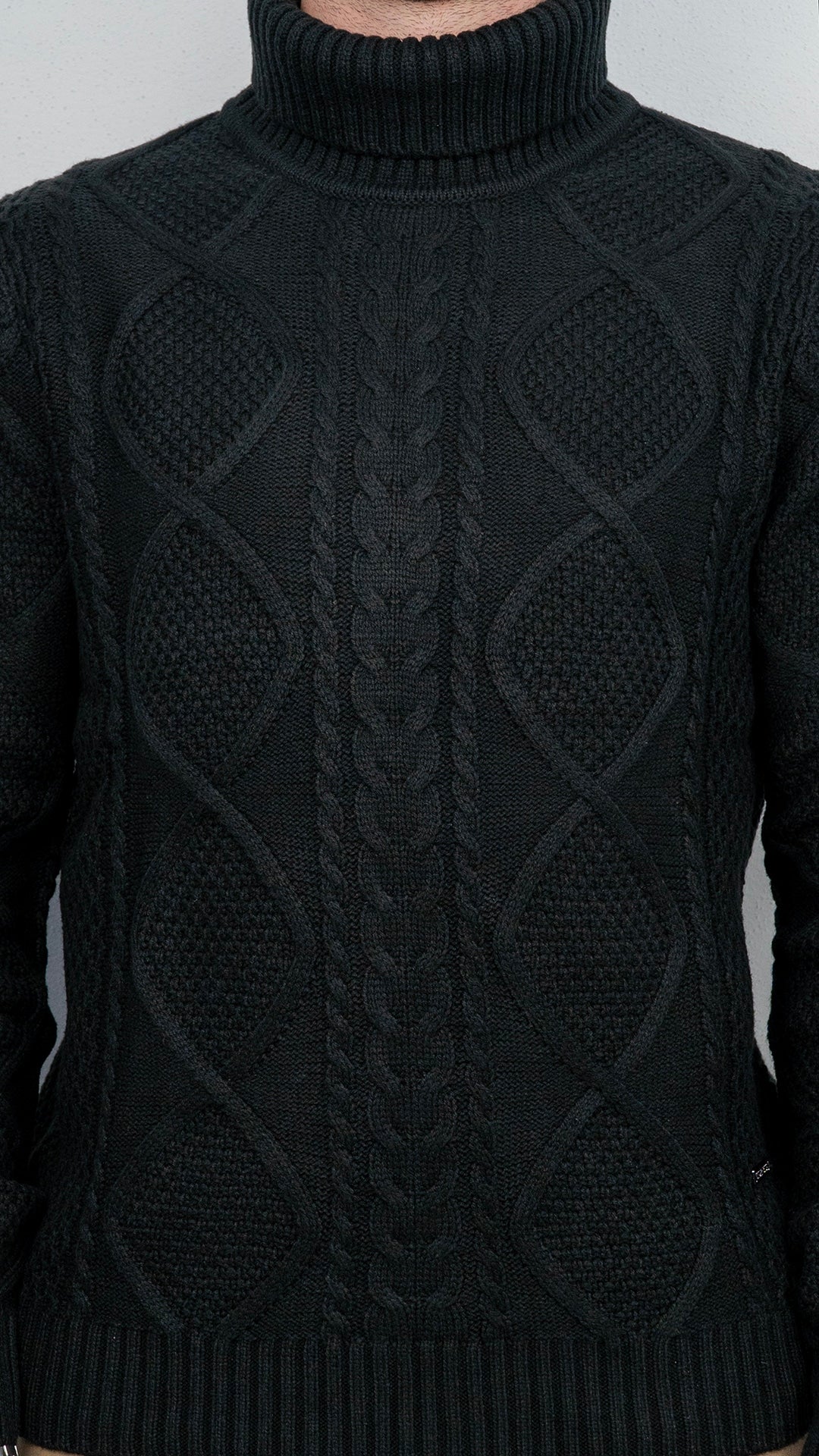 Camisola de Malha Preta Entrançada