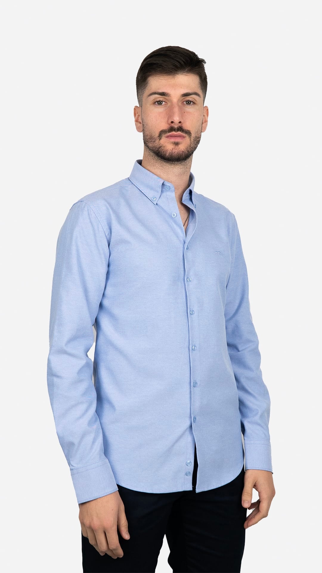 Camisa Botão no Colarinho Azul Clara