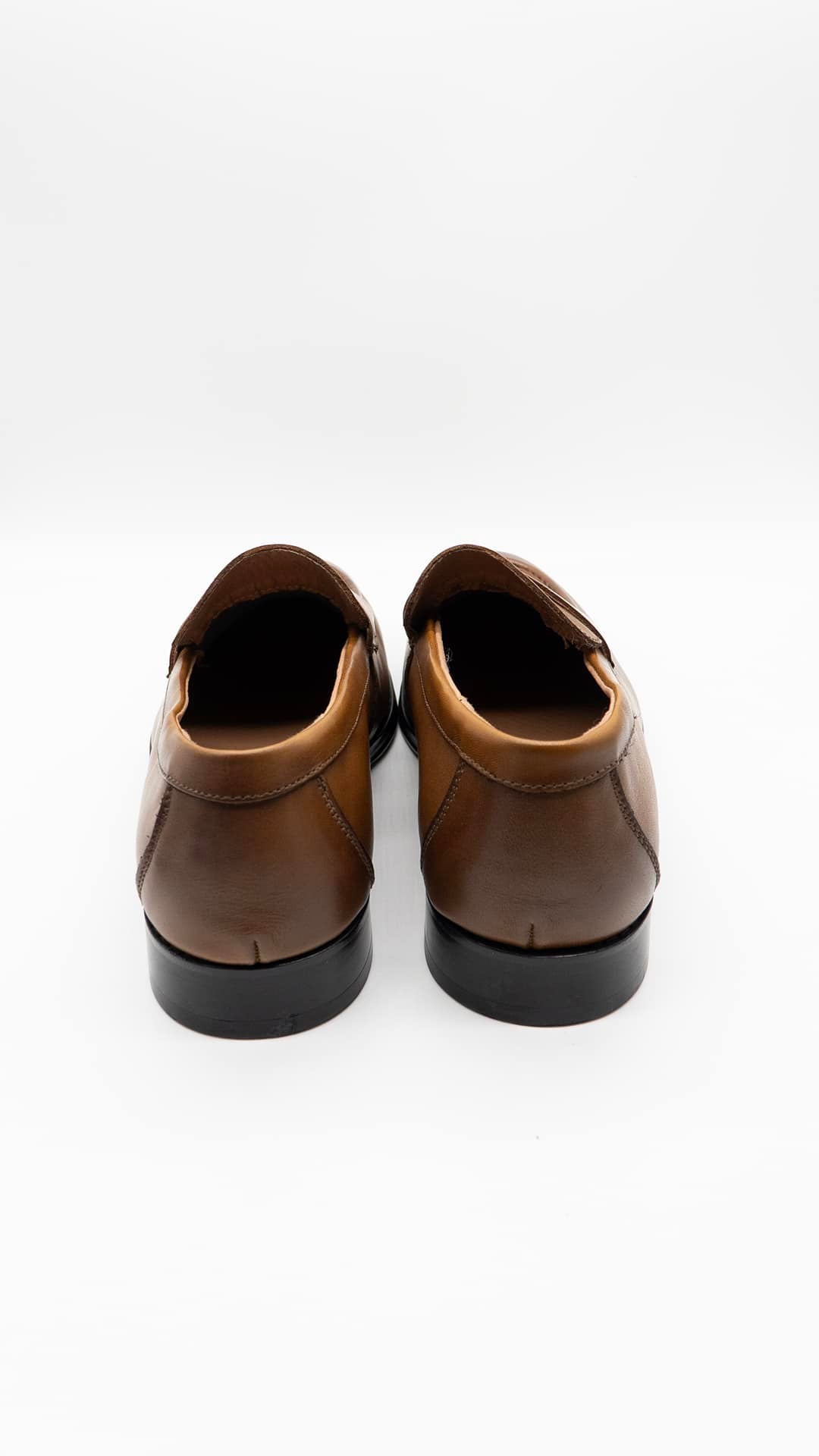 Sapato clássico camel