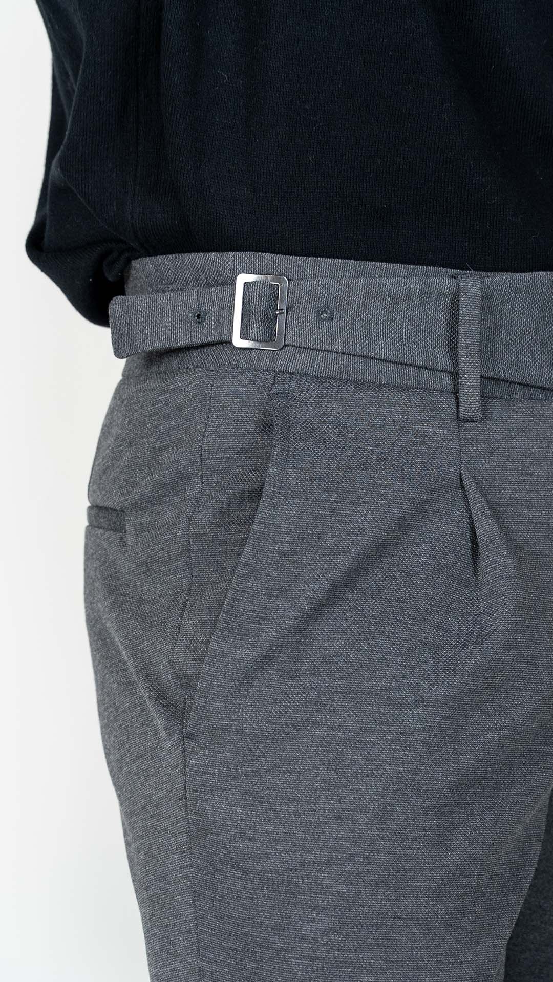 Calça de Fato Cinza Com Fivela