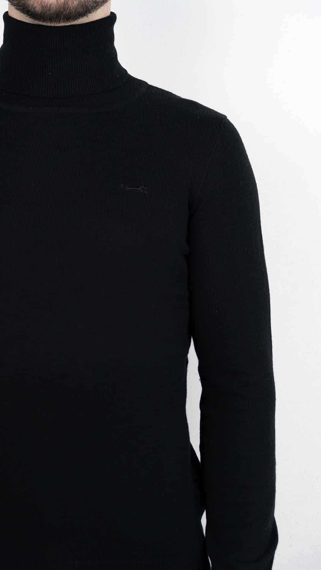 Camisola de Gola Alta Preta