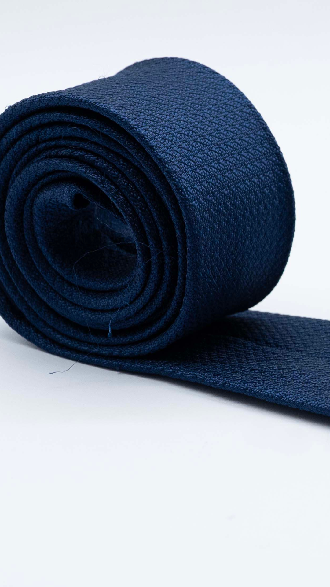 Gravata Skinny Azul Escuro