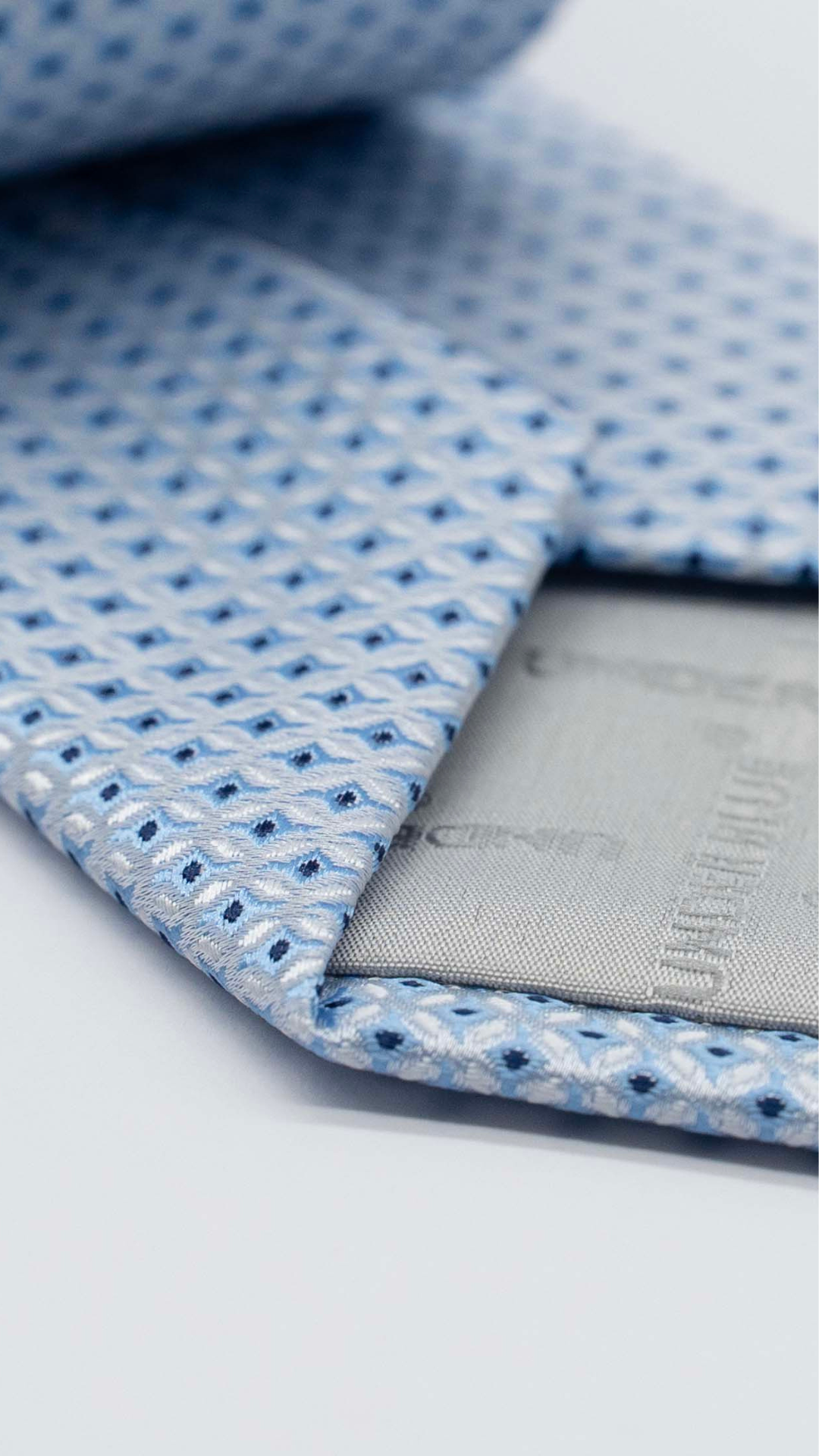 Gravata Regular Azul Claro com Padrão