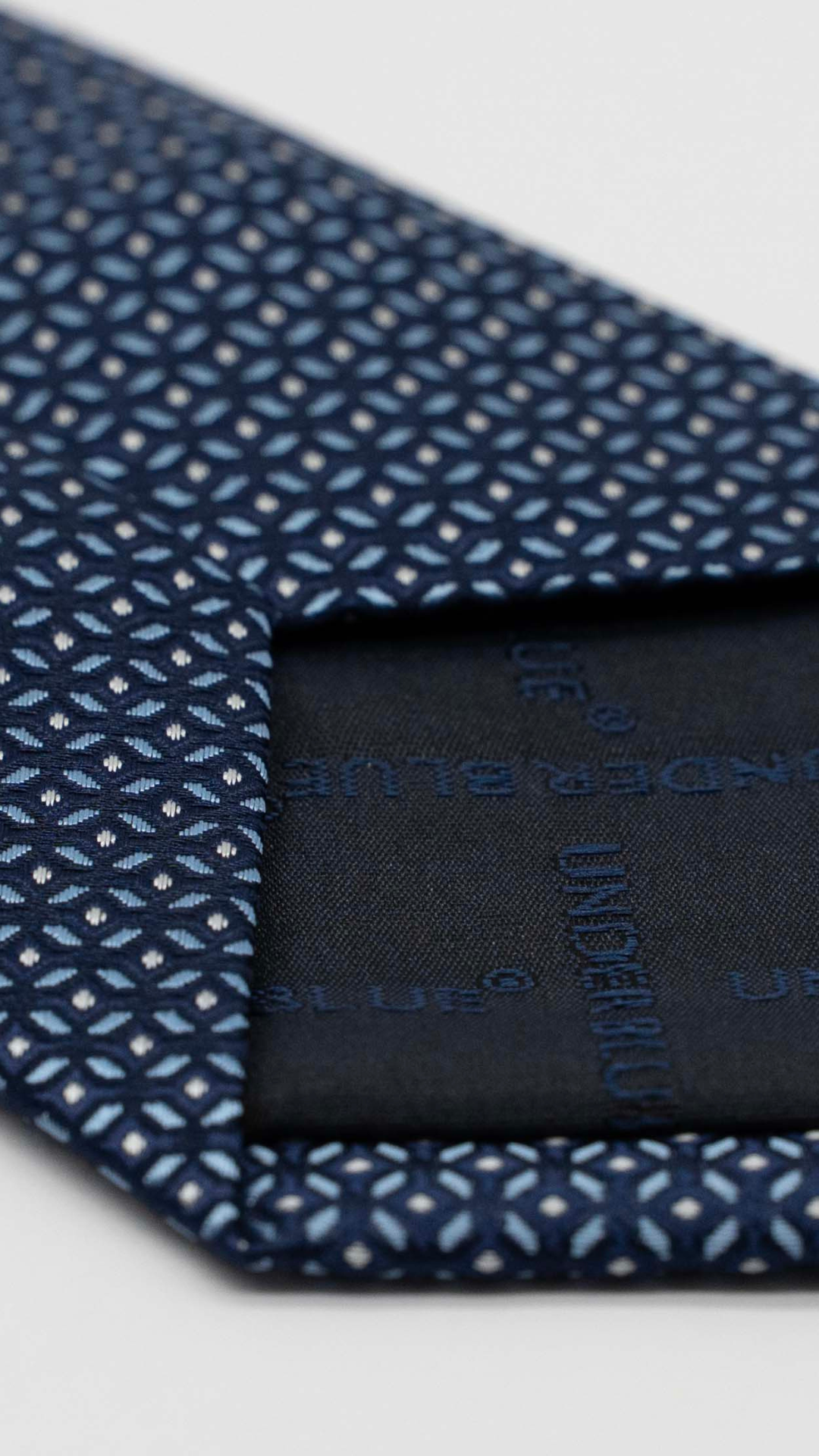 Gravata Regular Azul Marinho com Padrão
