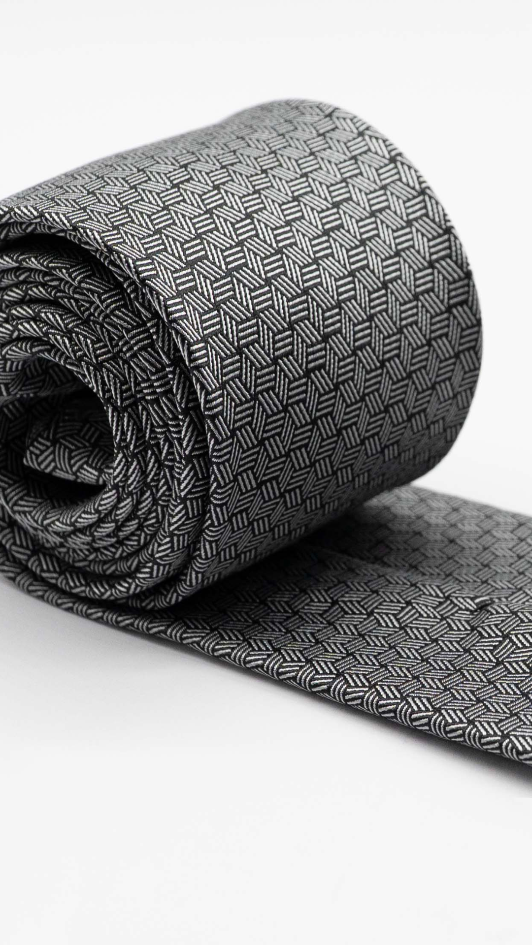 Gravata Regular Preto e Branco Geométrico